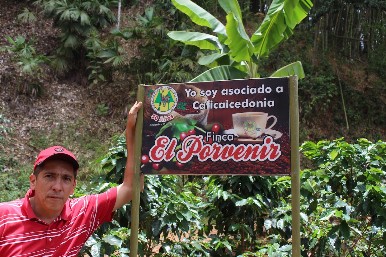  superlost coffee new york "width =" 1240 "height =" 826 "/> </p>
<p>" Sa famille a aidé à identifier une petite ferme dans une montagne éloignée région, qui était désireuse de nous faire visiter et voir si nous pouvions créer une relation avec le contremaître César ", a déclaré Deahl Daily Coffee News. "Il nous a invités à tous les aspects de la croissance, de la récolte et du traitement, et nous avons conclu un accord avec lui pour payer un montant supplémentaire à l'avance pour soutenir la ferme de manière responsable – et nous avons donc assuré les meilleurs haricots verts de qualité de la récolte ". </p>
<p> Ce café a été rôti sur la série UG de la série UG pré-1958 de Superlost avant d'être emballé pour une course limitée sous le nom de Solo Sábado, un signe de tête à une tradition dans le village de caféification pour rôtir le café en tant que communauté le samedi. </p>
<p> <img decoding=